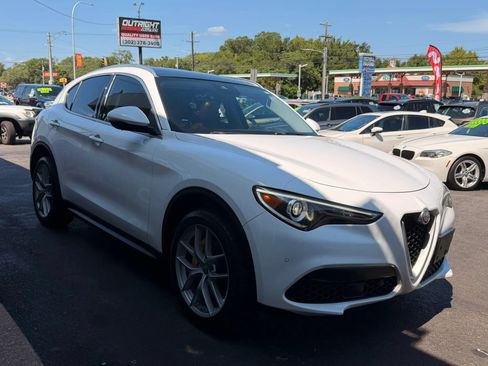 Used 2019 Alfa Romeo Stelvio Ti Lusso w/ Quick Order Package 22X Lusso AWD/4WD image 4