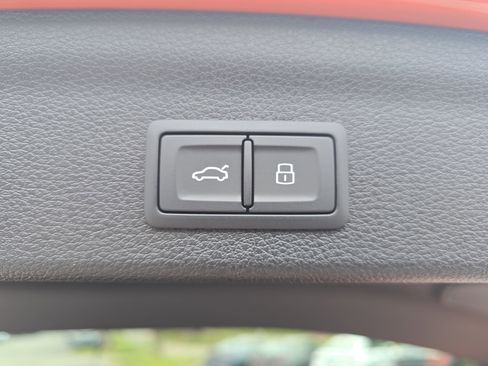 Used 2025 Audi Q3 2.0T Premium w/ Convenience Package image 13