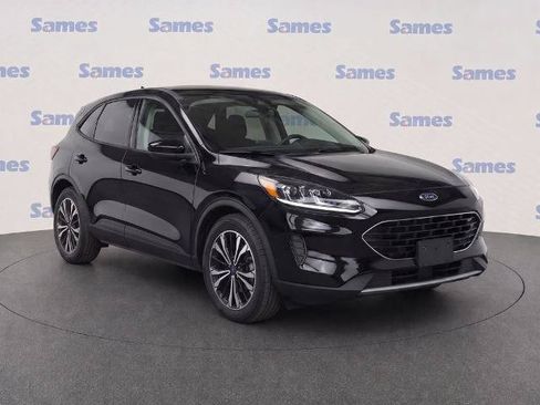 Certified 2022 Ford Escape SE w/ SE Sport Appearance Package FWD image 1