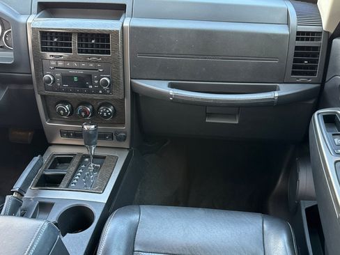 Used 2012 Jeep Liberty Limited Jet RWD image 27