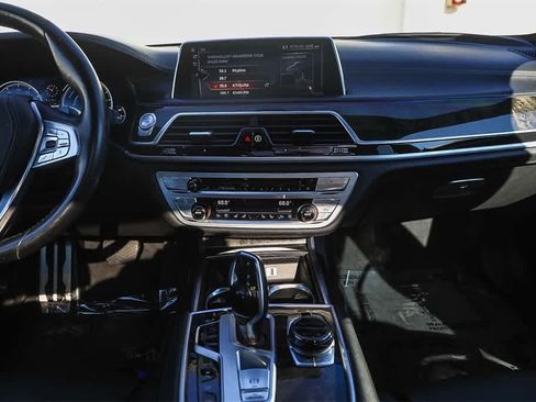 Used 2017 BMW 740e xDrive image 12