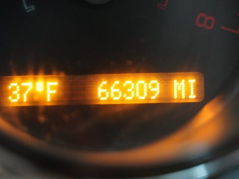 Used 2008 Saturn Sky w/ Premium Trim Package image 8