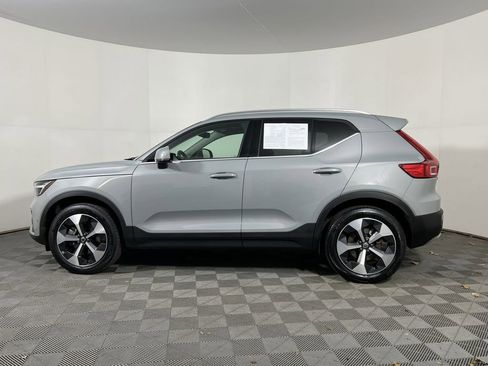 Certified 2025 Volvo XC40 B5 Plus image 7