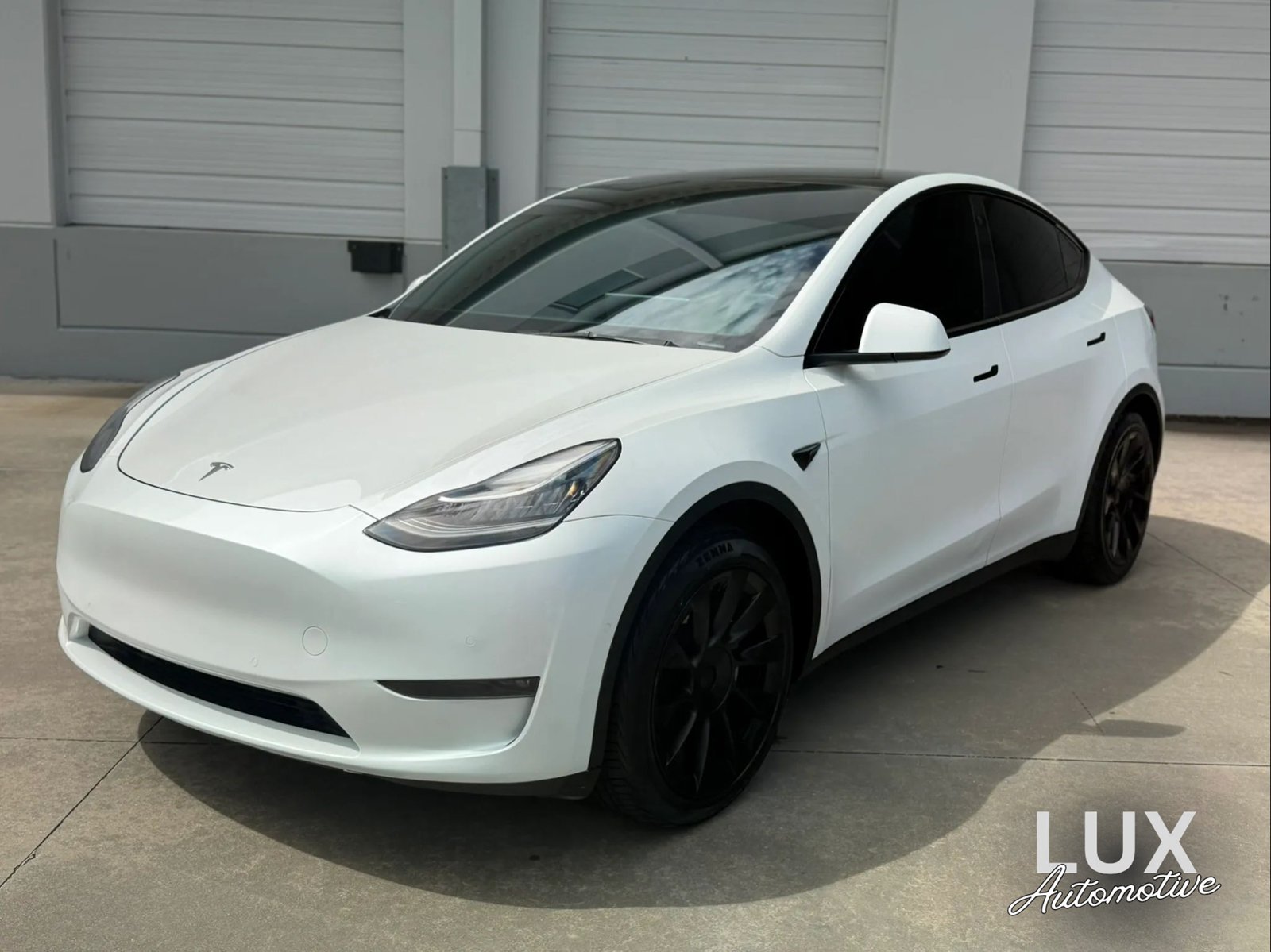 Used 2021 Tesla Model Y Long Range AWD/4WD image 1