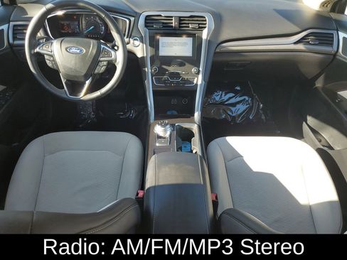 Used 2019 Ford Fusion SE w/ Equipment Group 151A image 2