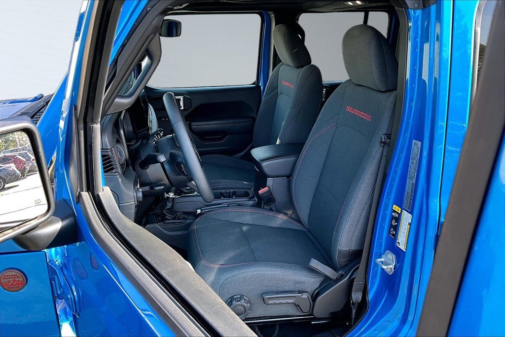 Certified 2025 Jeep Wrangler Unlimited Rubicon w/ Convenience Group AWD/4WD image 3