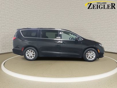 Used 2024 Chrysler Pacifica Touring-L