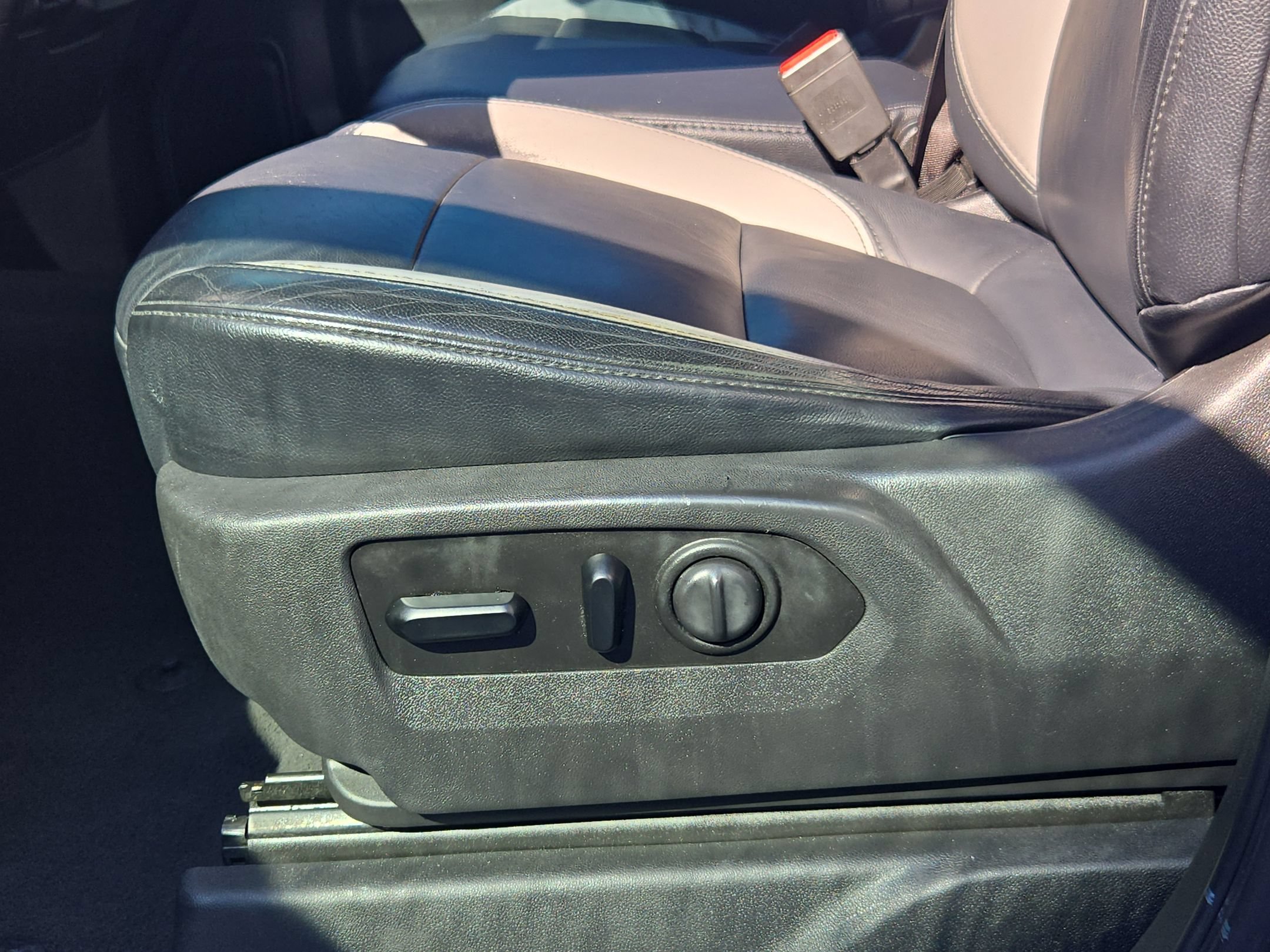 Used 2019 Chevrolet Silverado 1500 LT w/ All-Star Edition RWD image 23