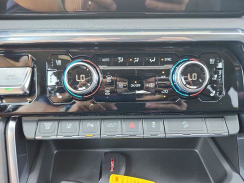 New 2026 GMC Sierra 2500 Denali w/ Denali Reserve Package image 17