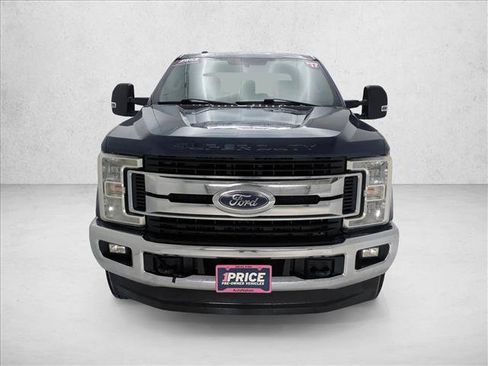 Used 2017 Ford F250 XLT w/ XLT Value Package AWD/4WD image 2
