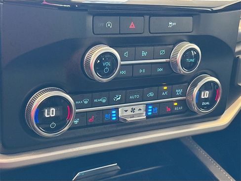 Used 2024 Ford Expedition XLT image 16