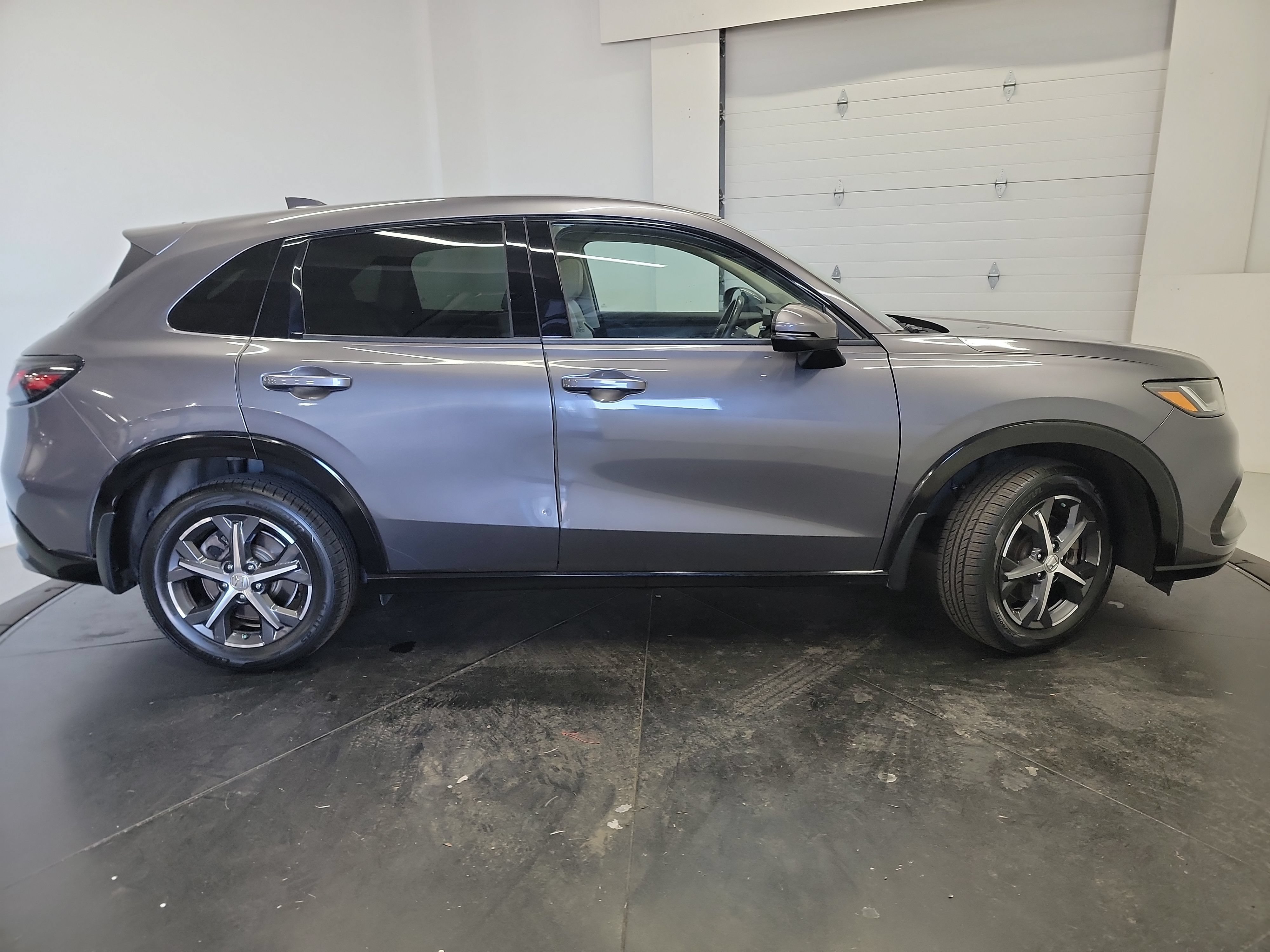 Used 2023 Honda HR-V EX-L image 11