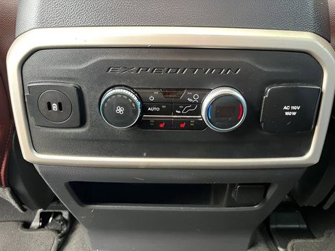 Used 2024 Ford Expedition Limited AWD/4WD image 36