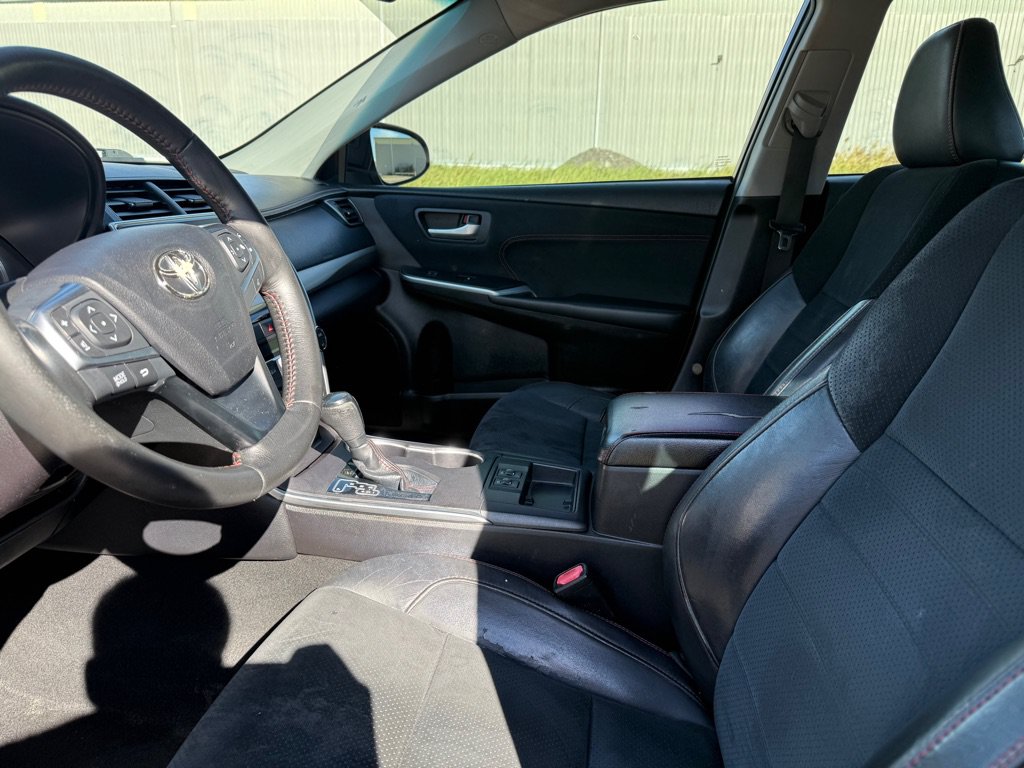 Used 2016 Toyota Camry XSE w/ Moonroof Package FWD image 8