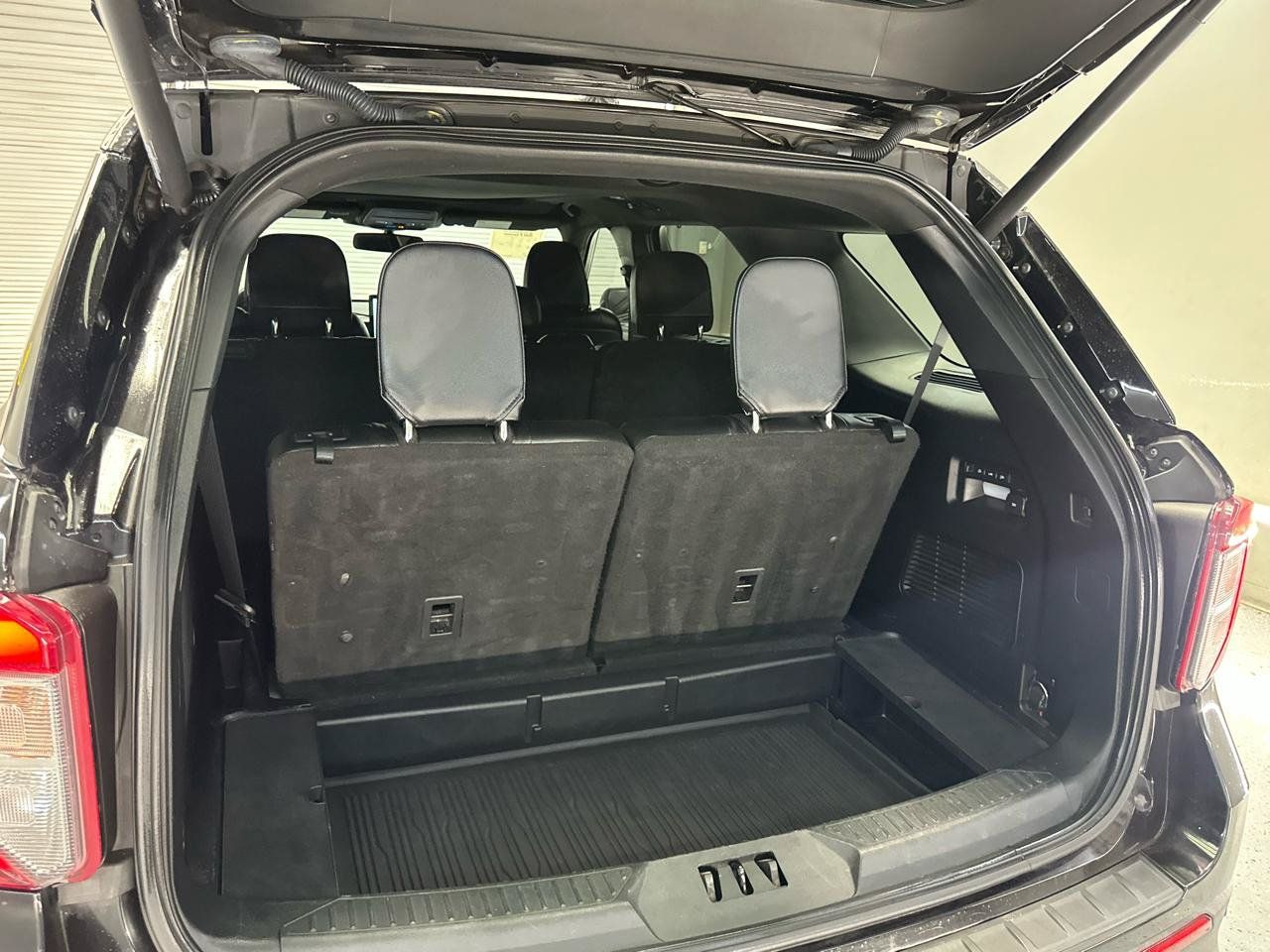 Used 2020 Ford Explorer ST w/ ST Street Pack AWD/4WD image 12