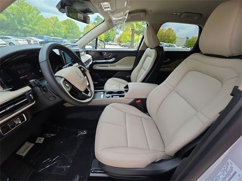 New 2026 Lincoln Corsair Premiere image 22