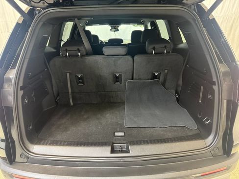 Certified 2025 GMC Acadia Elevation FWD image 25