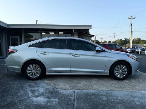 Used 2017 Hyundai Sonata SE FWD image 8