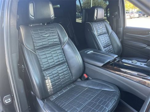 Used 2022 Cadillac Escalade Premium Luxury Platinum image 31