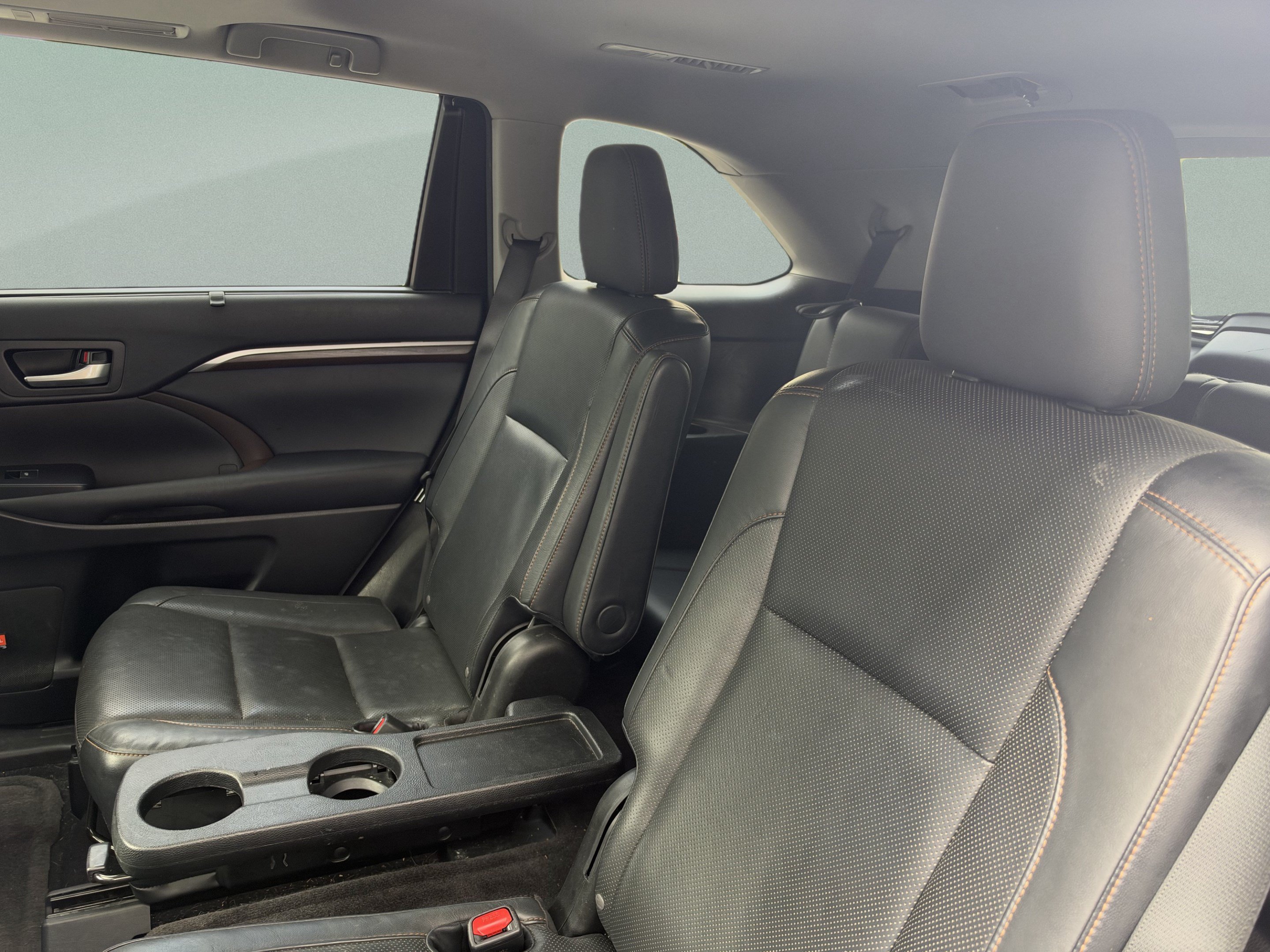 Used 2015 Toyota Highlander Limited w/ Driver Technology Package AWD/4WD image 27