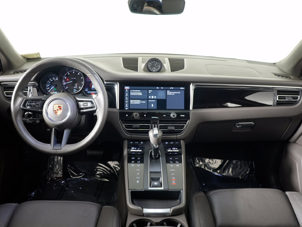 Certified 2023 Porsche Macan AWD/4WD image 22