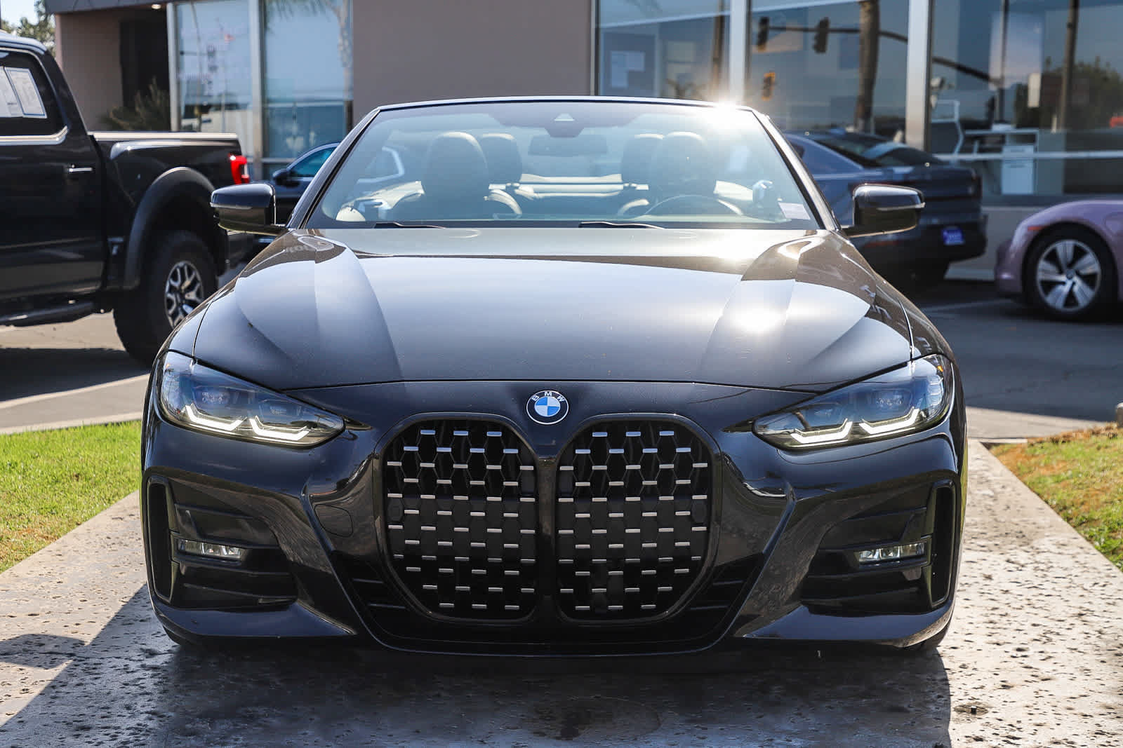 Used 2024 BMW 430i Convertible w/ M Sport Package RWD image 2