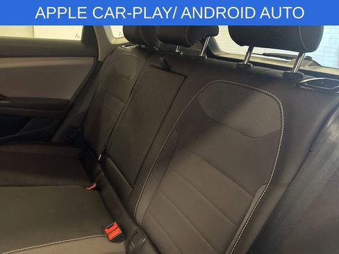 Used 2023 Volkswagen Taos SE image 17