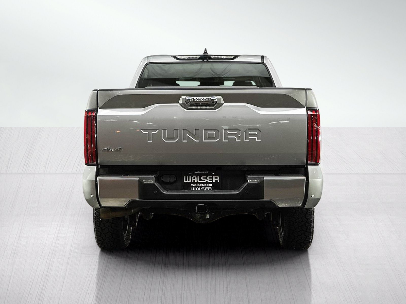 Used 2024 Toyota Tundra Limited AWD/4WD image 6