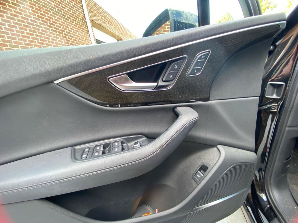 Used 2024 Audi Q7 3.0T Premium Plus AWD/4WD image 32