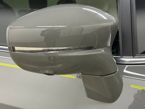 Used 2022 Chrysler Pacifica Touring-L w/ Uconnect Theater Family Group image 29