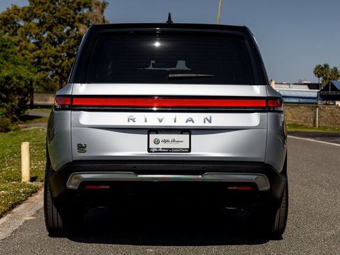 Used 2025 Rivian R1S Adventure image 4