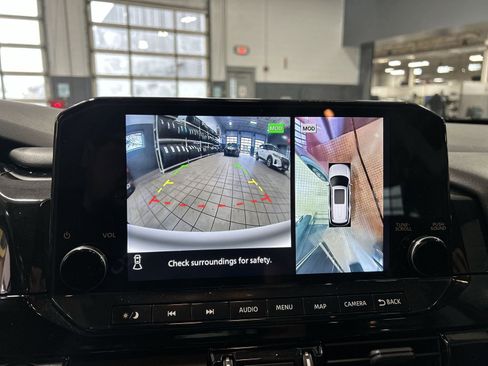 Certified 2023 Nissan Pathfinder SL image 17