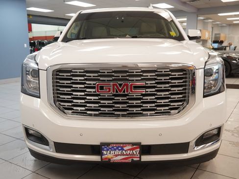 Used 2018 GMC Yukon Denali w/ Open Road Package AWD/4WD image 16