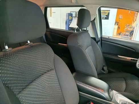 Used 2017 Dodge Journey SE FWD image 24