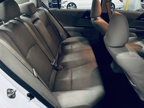 Used 2017 Honda Accord LX image 19