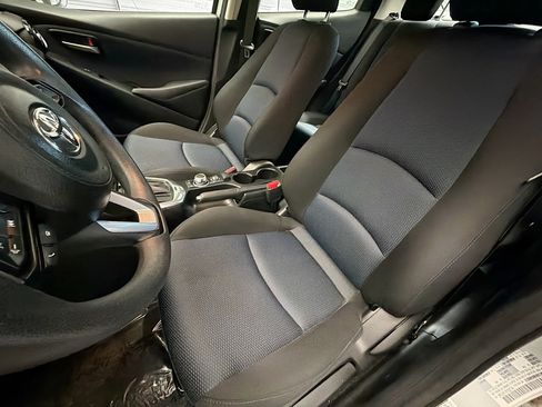 Used 2019 Toyota Yaris LE image 11