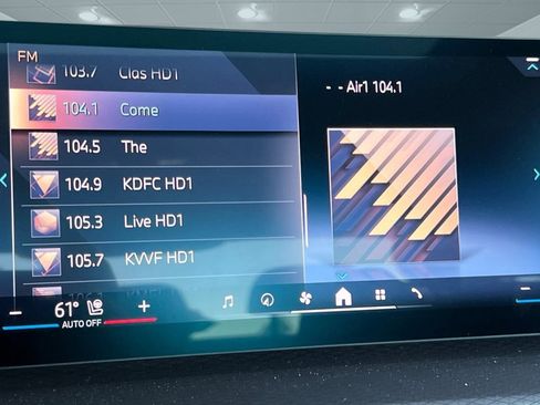 Used 2025 BMW 330i xDrive Sedan w/ M Sport Package image 20