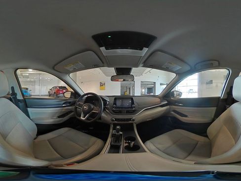 Used 2025 Nissan Altima 2.5 SV image 41