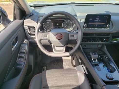 Certified 2025 Nissan Rogue SV image 24