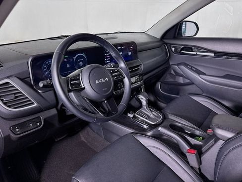 Certified 2024 Kia Seltos EX AWD/4WD image 9
