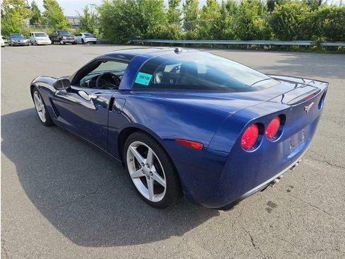Used 2005 Chevrolet Corvette Coupe RWD image 3