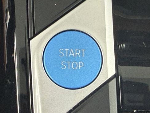 Used 2024 BMW i4 eDrive35 w/ Convenience Package image 27