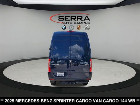 Used 2025 Mercedes-Benz Sprinter 2500 image 4