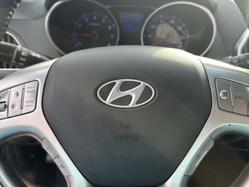 Used 2012 Hyundai Tucson GLS image 11