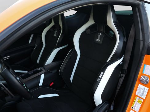 Used 2021 Ford Mustang Shelby GT500 w/ Carbon Fiber Track Pack RWD image 22
