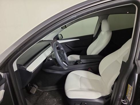 Used 2025 Tesla Model Y Long Range AWD/4WD image 13