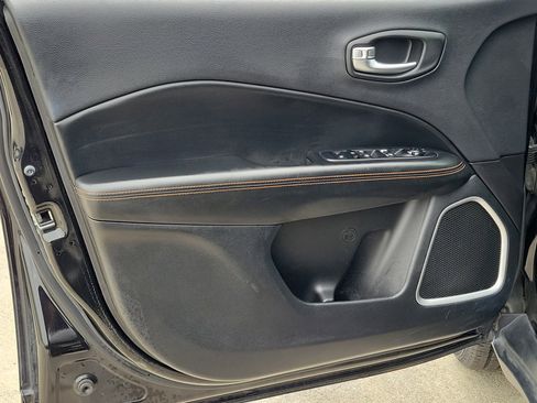 Used 2018 Jeep Compass Limited w/ Navigation Group image 21