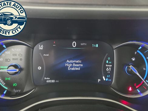 Used 2024 Chrysler Pacifica Limited FWD image 17