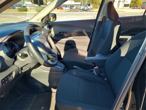 Used 2024 Nissan Kicks S image 17