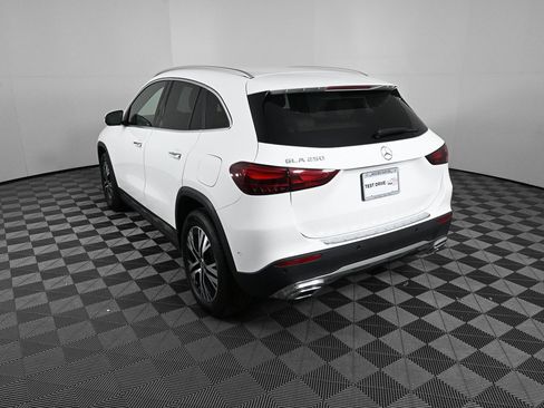 Certified 2025 Mercedes-Benz GLA 250 image 4